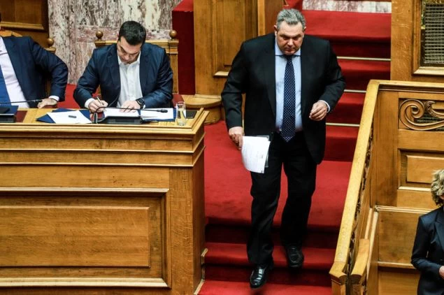 Βλέμμα δεν αντάλλαξαν Τσίπρας-Καμμένος στη Βουλή – Επιδεικτική αποχώρηση Βούτση όταν μιλούσε ο πρόεδρος των ΑΝΕΛ